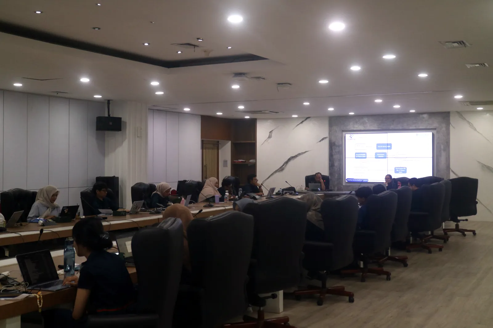 Paparan peta regulasi pelayanan publik dalam pelatihan in-house